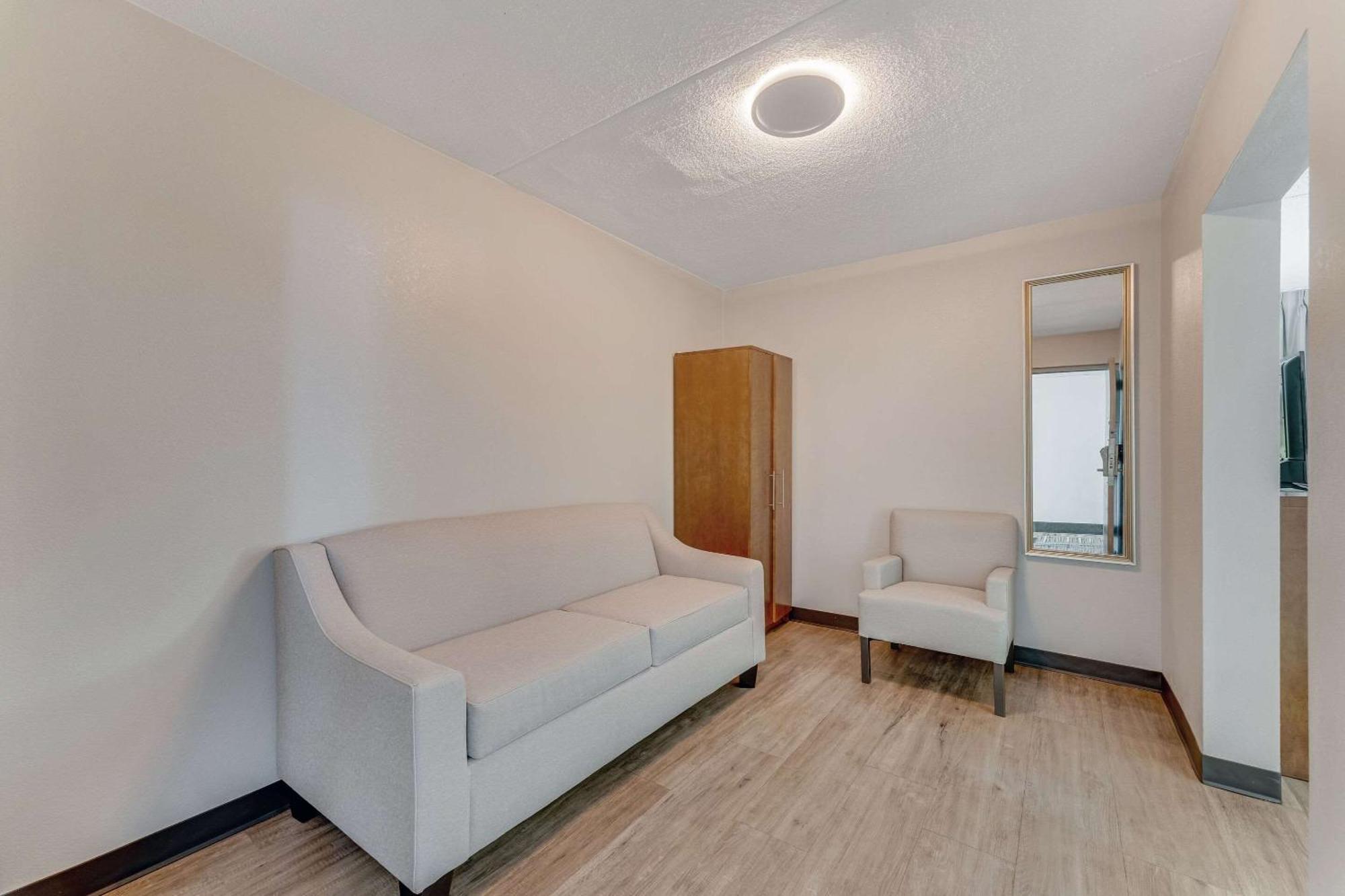 Quality Inn Істон Екстер'єр фото