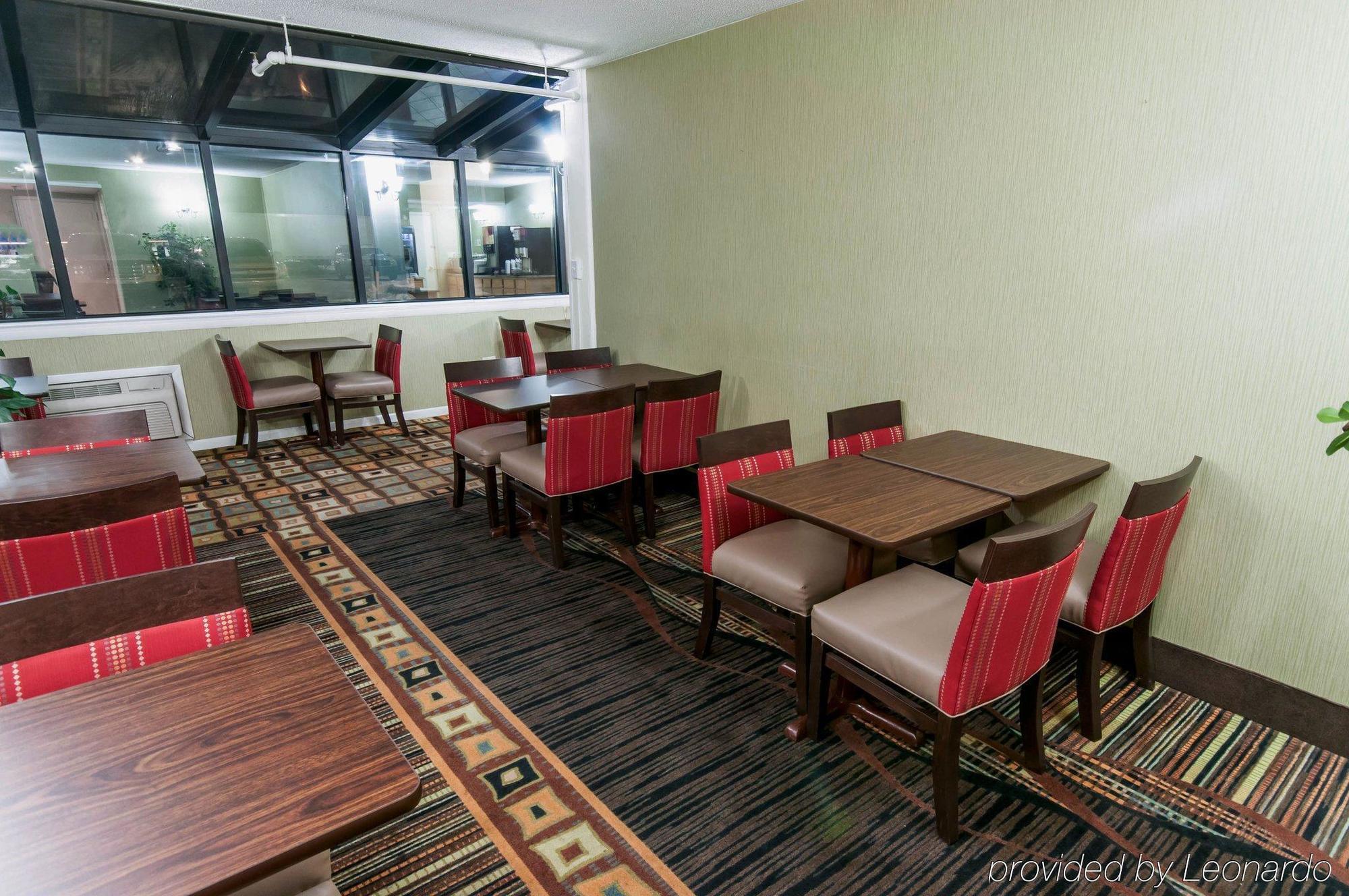 Quality Inn Істон Екстер'єр фото